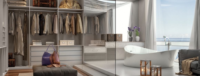 Suíte Master 16 – Luxo, requinte e sofisticação é a palavra de ordem nesta suíte. A banheira minimalista é separada do closet por um vidro.
